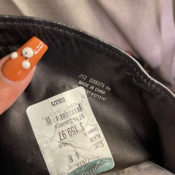 Leather Nike boots - Picture 5 of 5